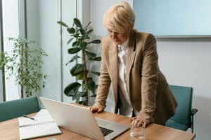 Lire la suite à propos de l’article Charge mentale des femmes cadres : retrouver l’équilibre grâce à la sophrologie